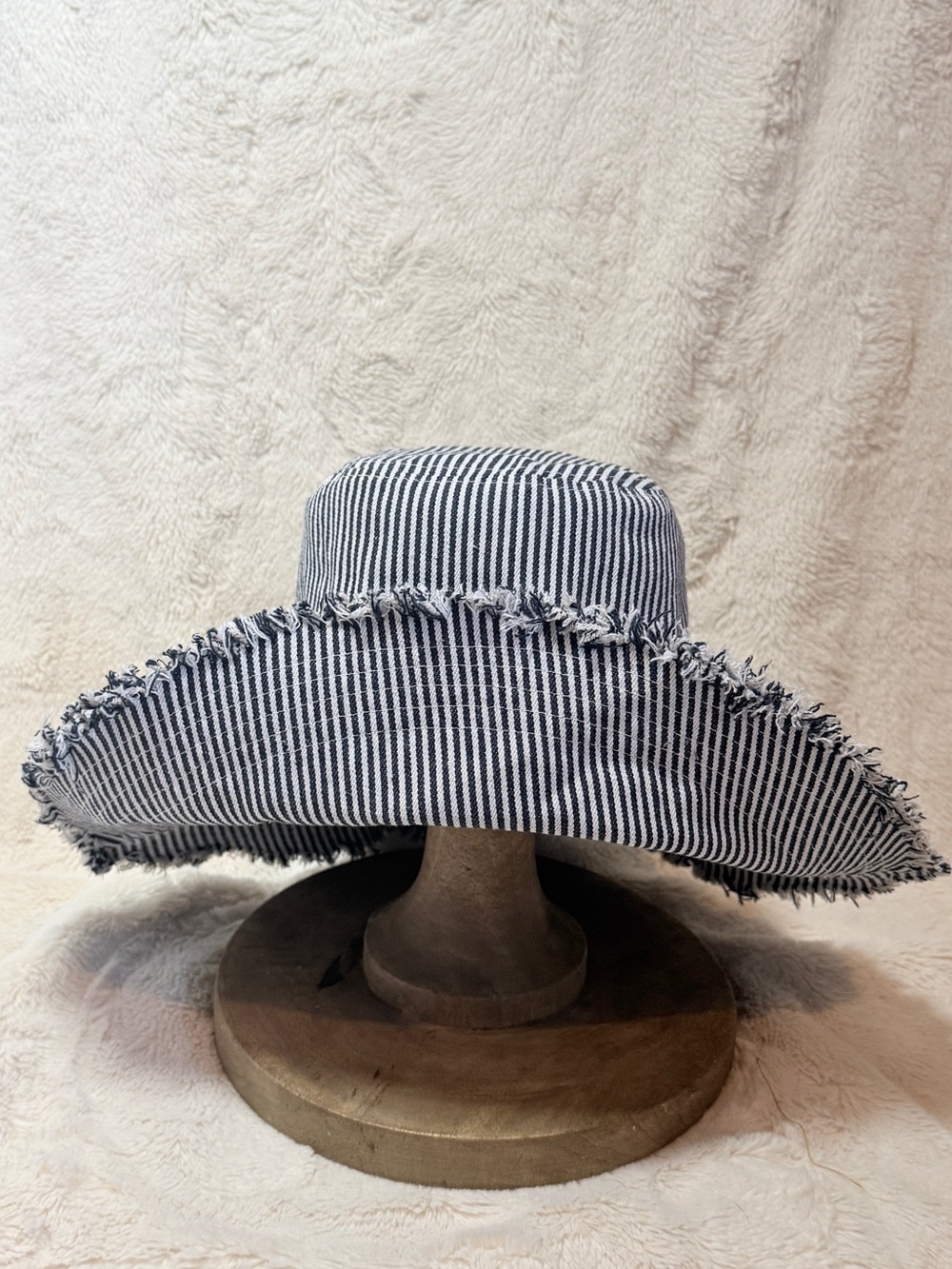 ONEILL Denim Pin-Striped Frayed-Brim Bucket Hat - Blue & White